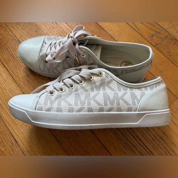 Micheal Kors sneakers - Picture 1 of 7